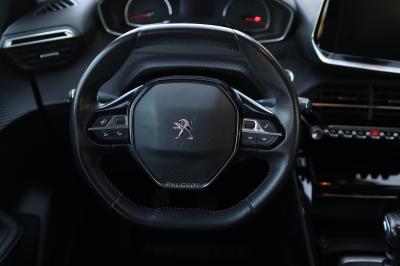 Peugeot 208 ALLURE 